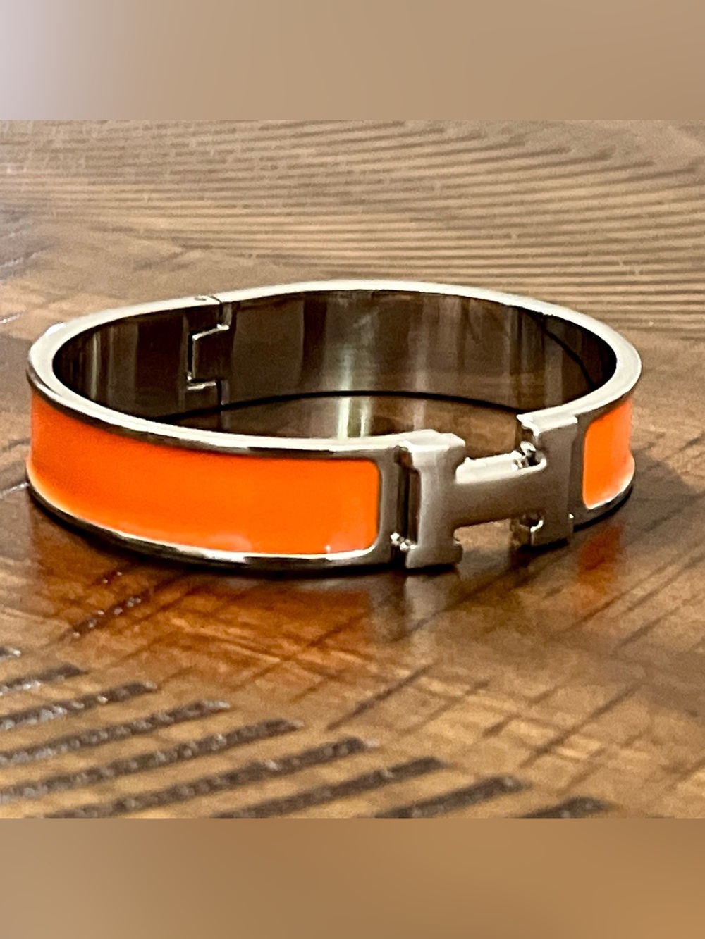 Silver & Orange H Bangle Click Bracelet Costume Jewelry High End Look - Picture 11 of 13